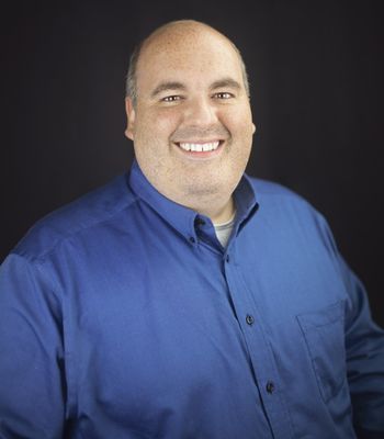 Portrait of Hayden Wallace, Realtor®.